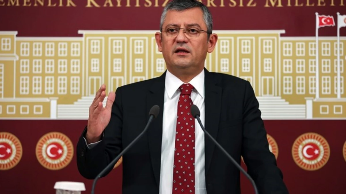 CHP Genel Başkanlığı için adaylığını ilan eden Özgür Özel geri adım attı