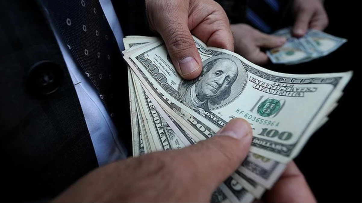 Dolar kuru, Merkez Bankası'nın siyaset faizi kararı öncesi güne düşüşle başladı
