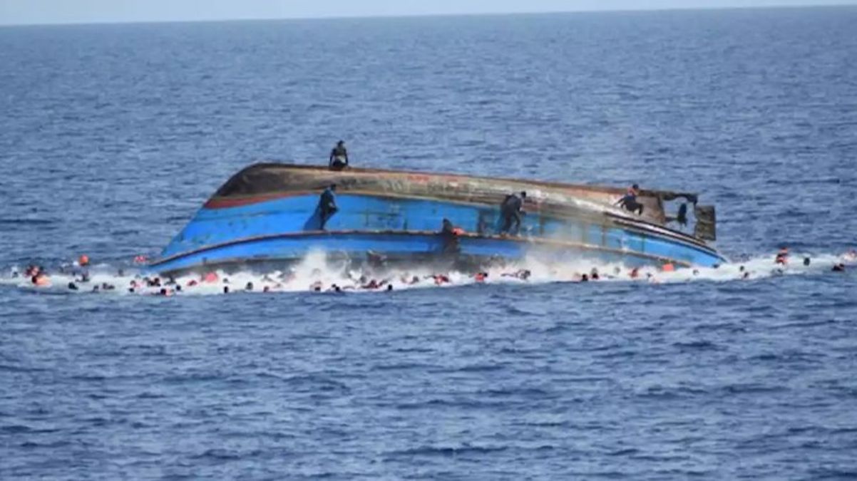 Düğünden dönenleri taşıyan tekne battı! 100'den fazla kişi boğularak öldü, onlarca kişi ise hala kayıp
