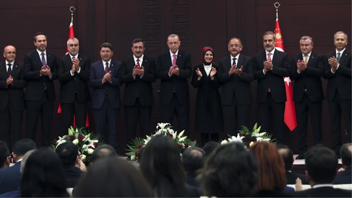Erdoğan'ın açıkladığı yeni Kabine dünya basınında! Mehmet Şimşek için övgü dolu sözler kullandılar