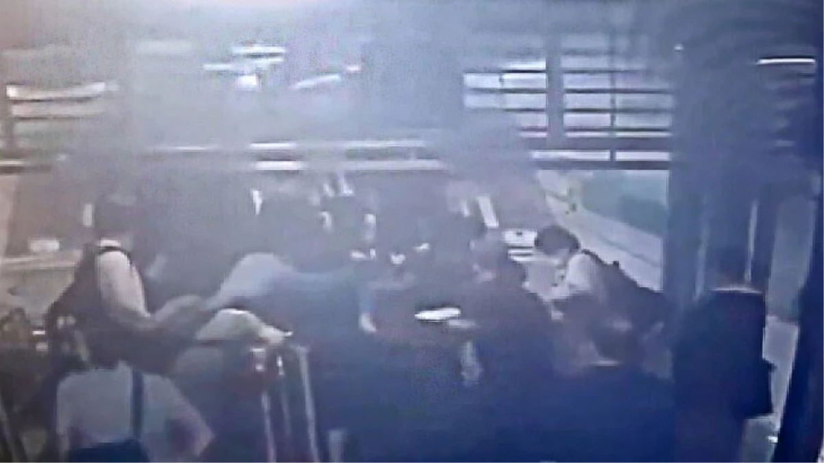 Güney Kore'de yürüyen merdiven aksi tarafa hareket etti! 14 kişi yaralandı