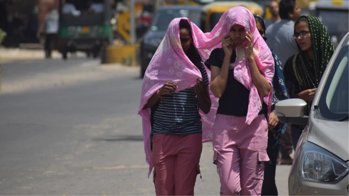 Hindistan'da çok sıcaklar yüzünden 2 günde 34 kişi hayatını kaybetti