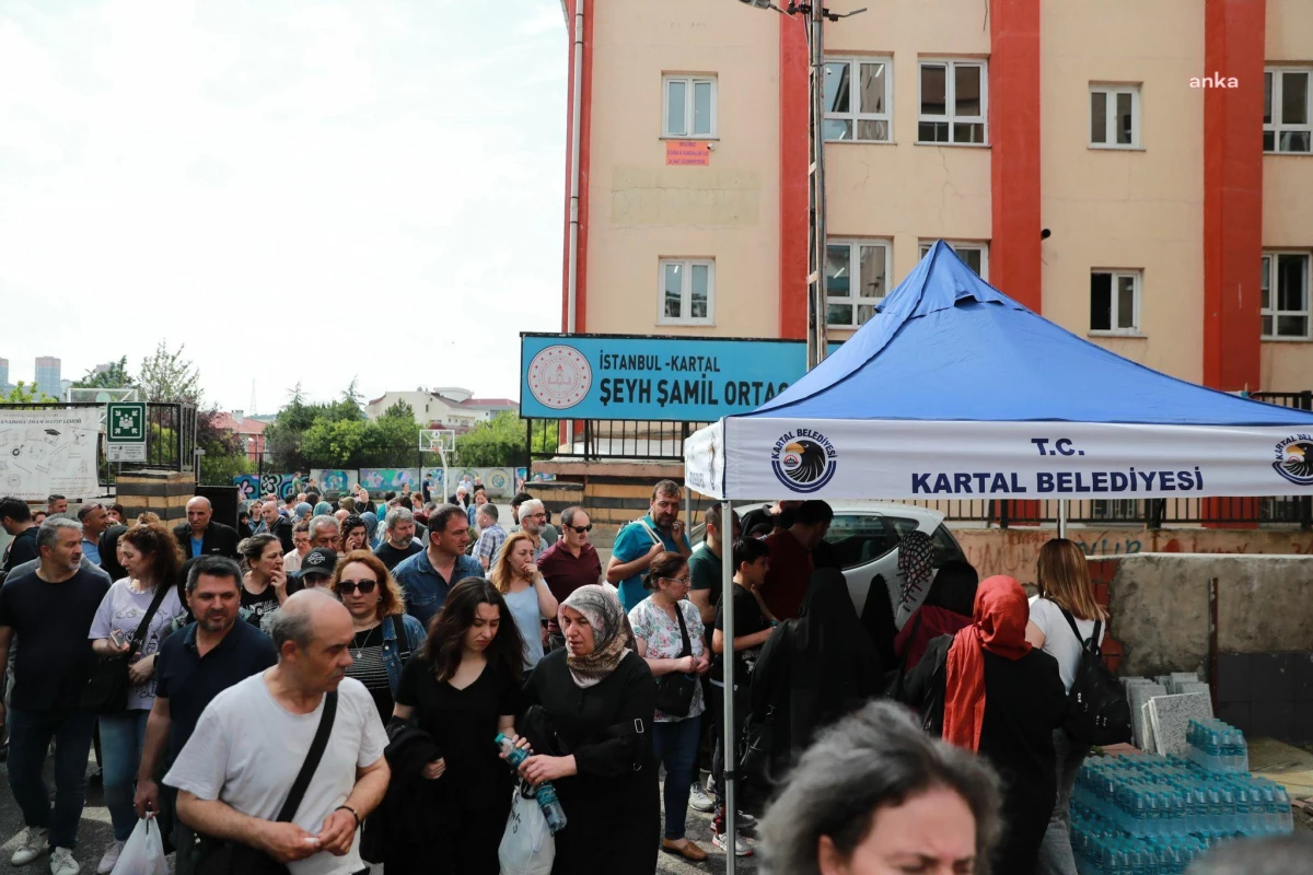 Kartal Belediyesi, YKS'ye giren öğrencileri yalnız bırakmadı