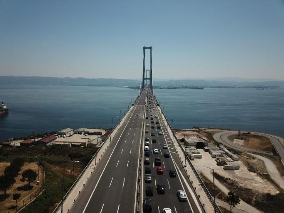 Kurban Bayramı tatilinde Osmangazi Köprüsü'nde trafik yoğunluğu