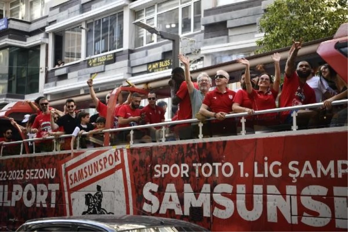 Yılyak Samsunspor, şampiyonluğu kutladı