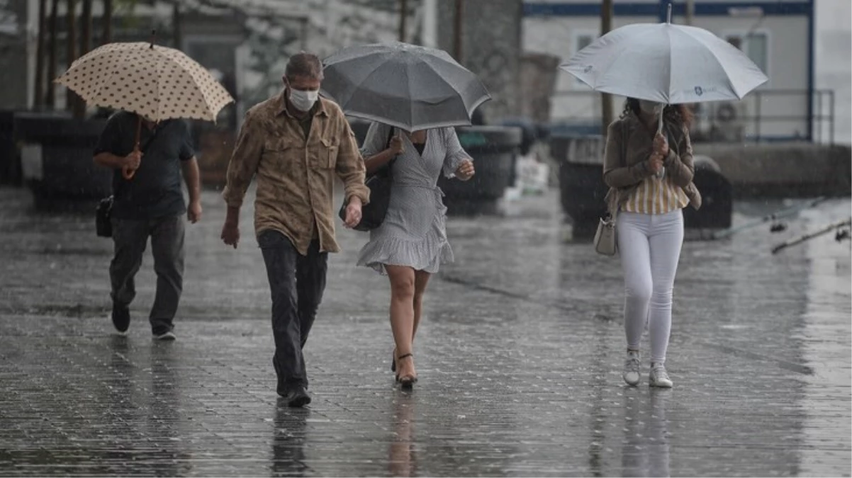 AKOM saat verdi! Sıcakların akabinde İstanbul'a gök gürültülü sağanak yağış geliyor