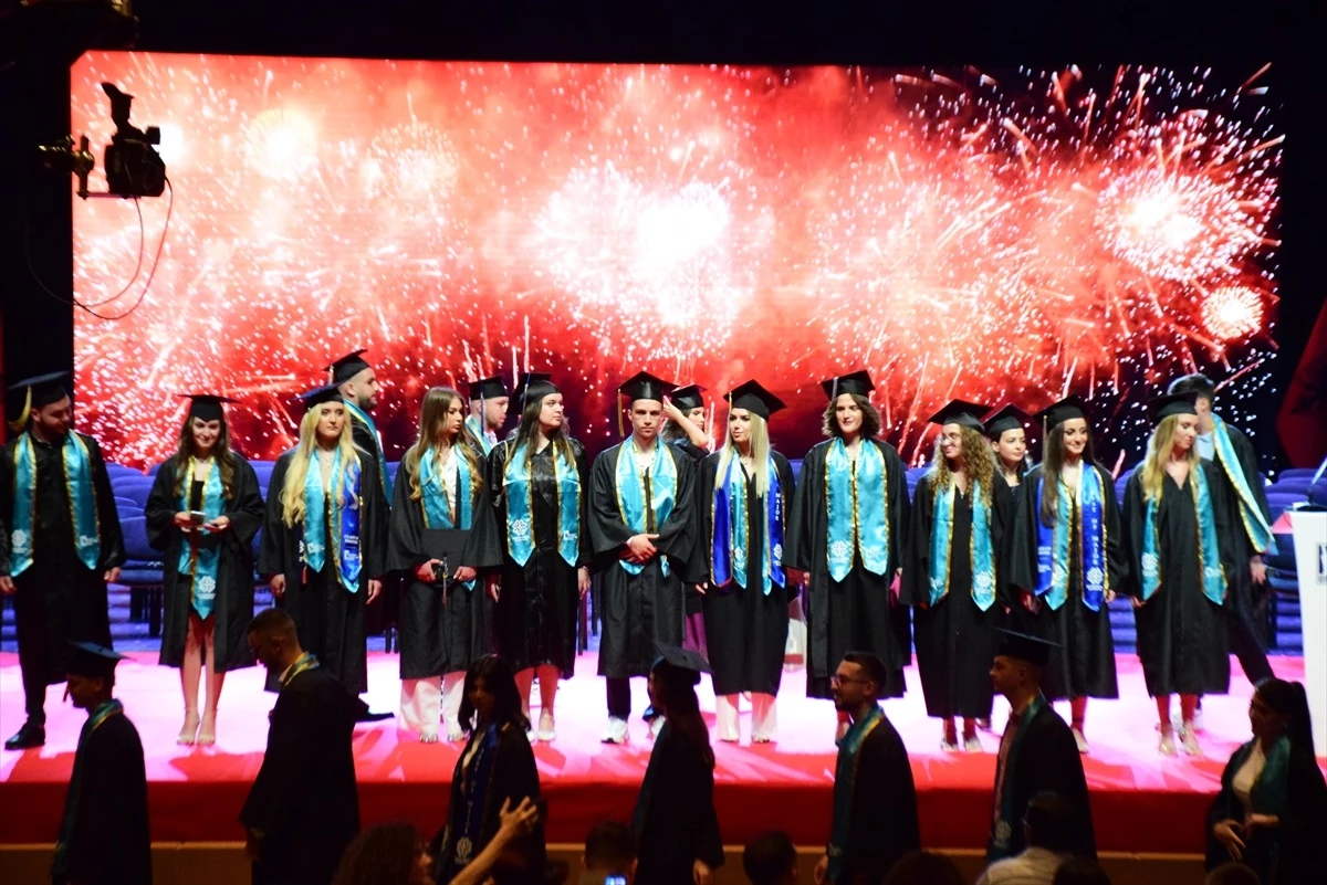 Arnavutluk'ta Türkiye Maarif Vakfı'na bağlı üniversitede mezuniyet merasimi düzenlendi