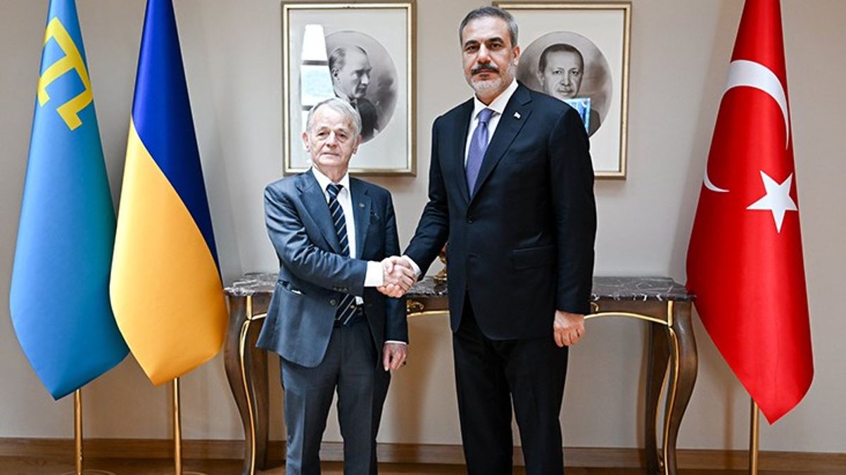 Bakan Fidan, Kırım Tatar Türklerinin başkanı Mustafa Kırımoğlu ile görüştü