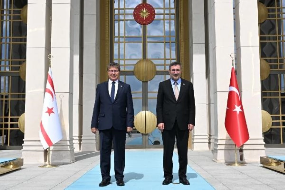 Cumhurbaşkanı Yardımcısı Cevdet Yılmaz, KKTC Başbakanı Ünal Üstel ile Görüştü