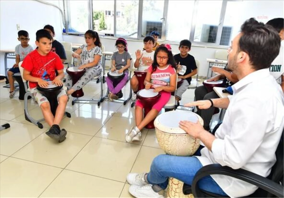 İzmir'deki Çocuk Faaliyet Merkezi, Kentsel İmkanlara Erişimi Kısıtlı Çocuklar İçin İlgi Odağı Haline Geldi
