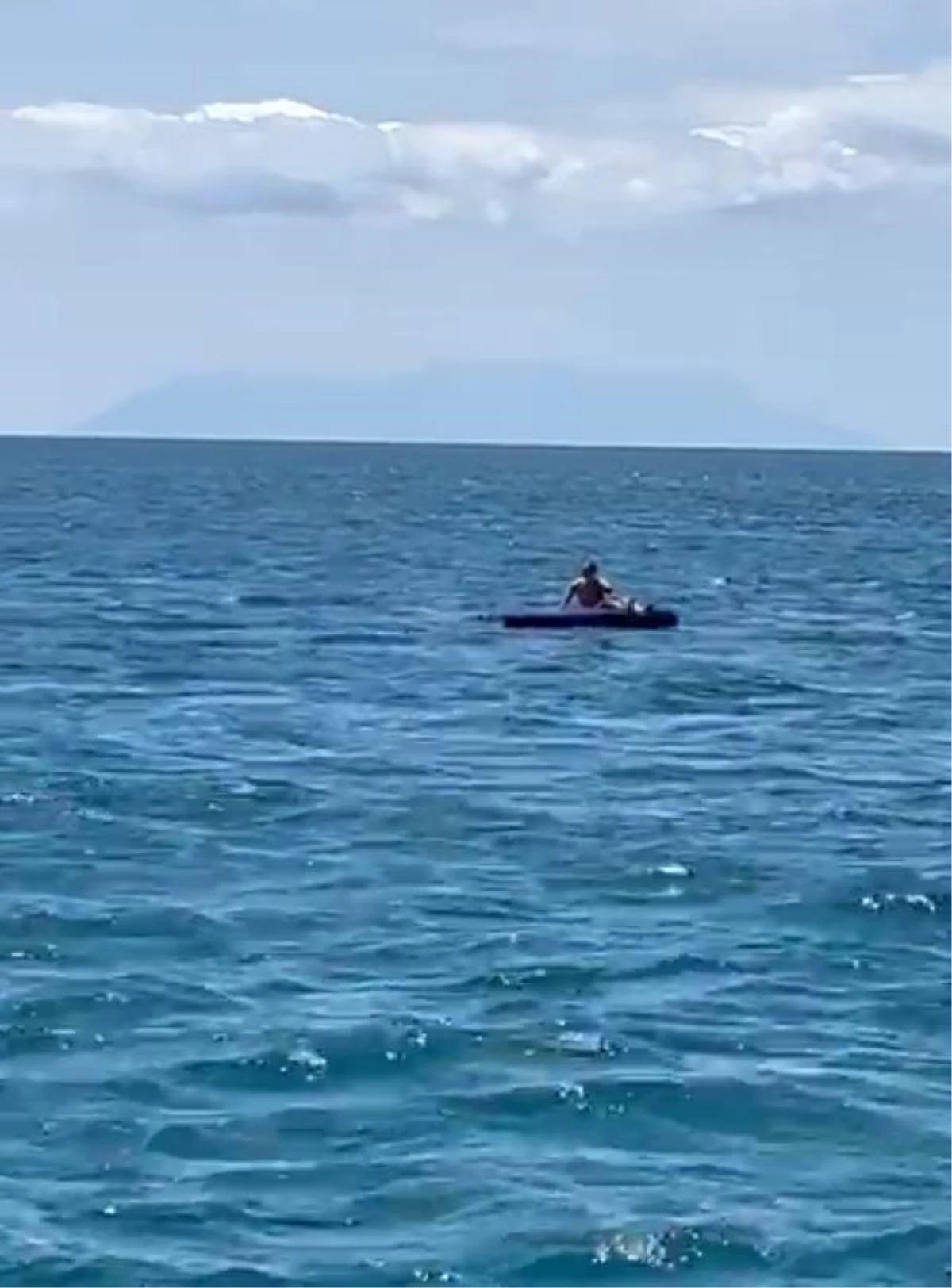 Saros Körfezi'nde deniz yatağında uyuyakalan kişi kurtarıldı